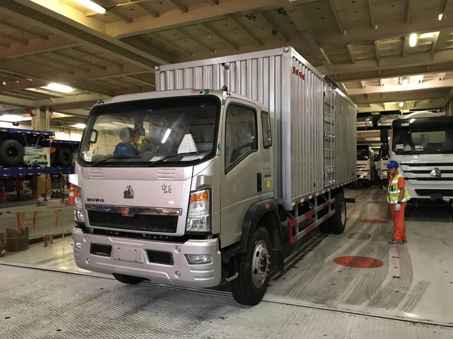 Camion d'atelier mobile SINOTRUK HOWO pour l'entretien des véhicules