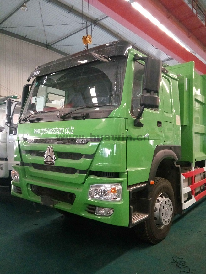 Camion compacteur de déchets lourds SINOTRUK HOWO 6X4 -18CBM